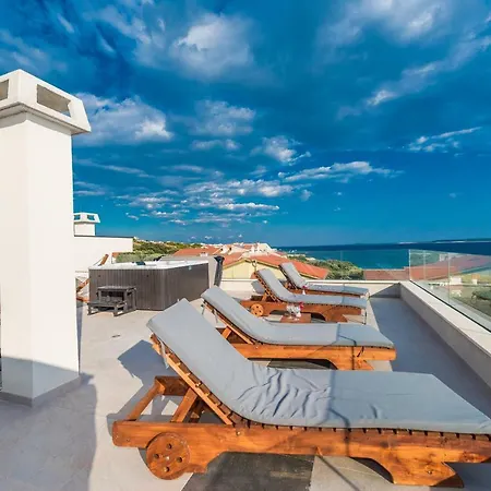 Luxury Penthouse Mandre