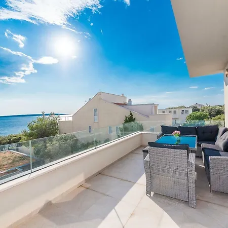 Luxury Penthouse Mandre